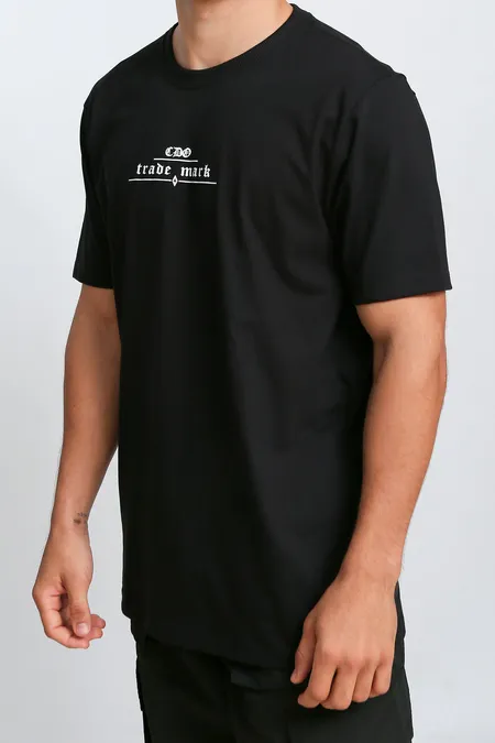 CAMISETA PRETA MANGA CURTA  CONDUÇÃO TRADE MARK