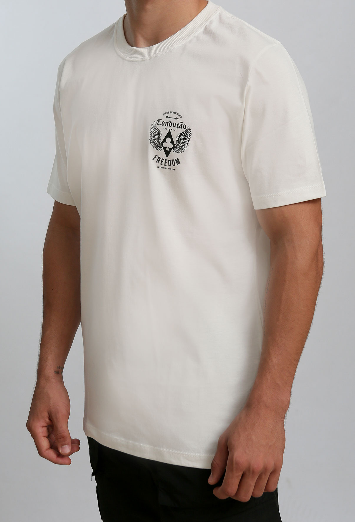 camiseta-off-manga-curta-conducao-mini-freedom-cdoo21