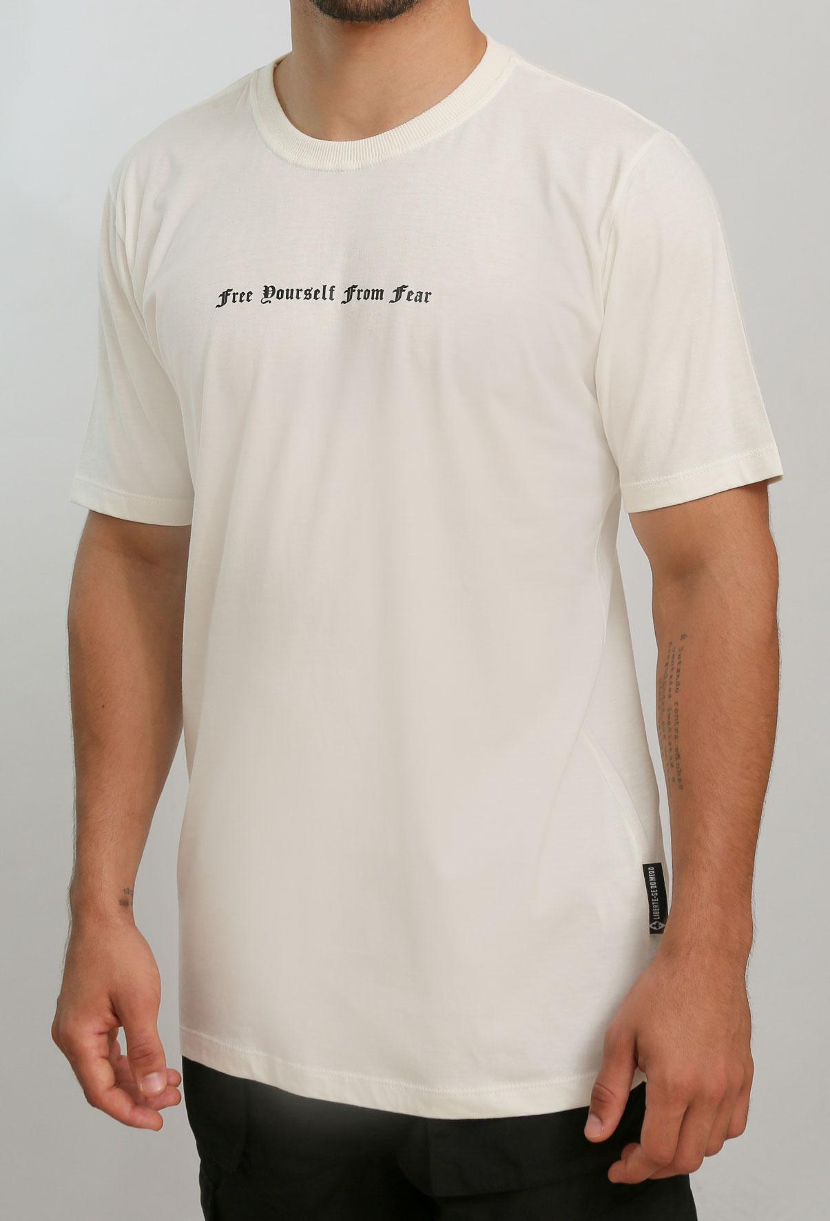 camiseta-off-manga-curta-conducao-free-yourself-cdoo09