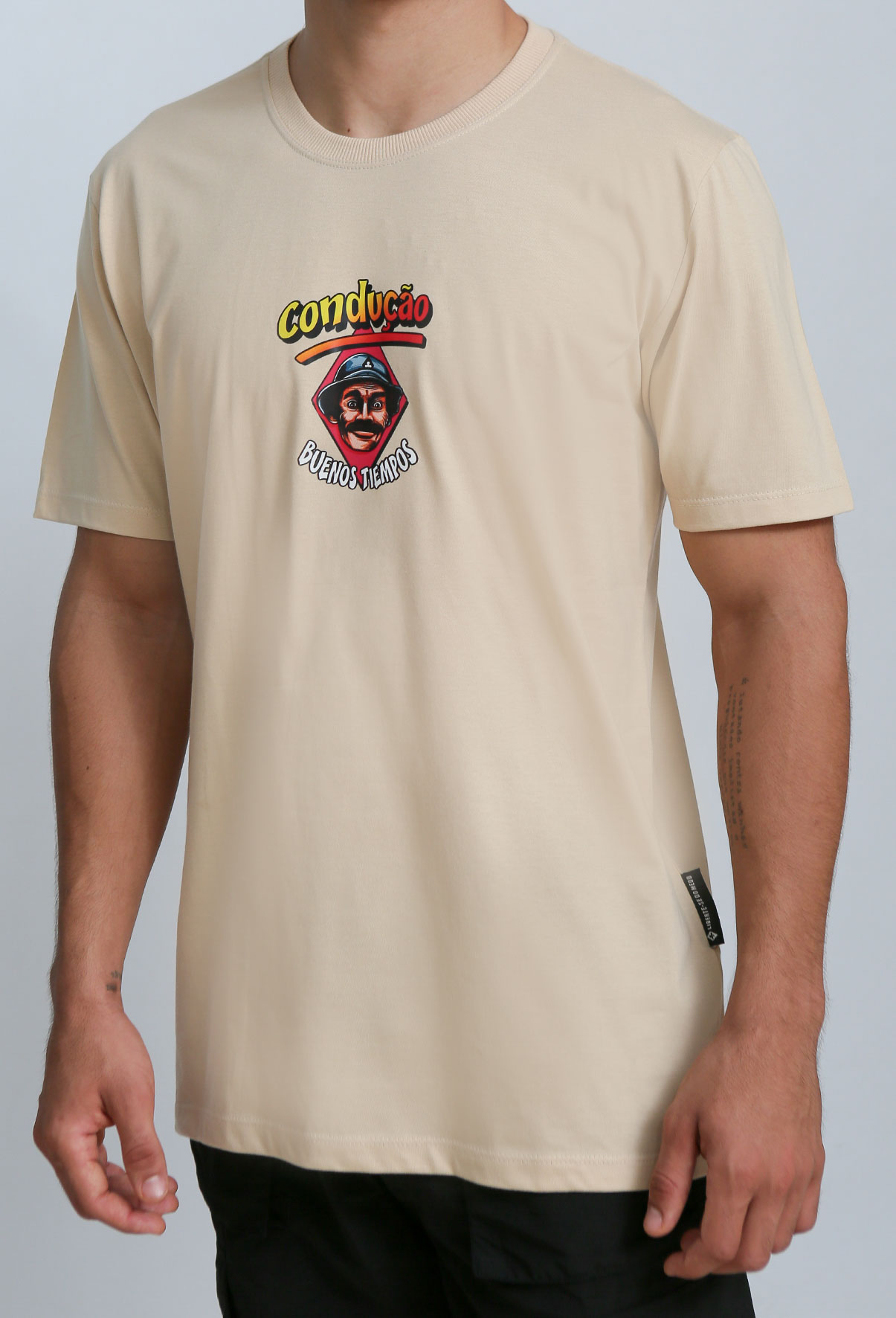 camiseta-doce-de-leite-manga-curta-conducao-seu-madruga-cdoar31