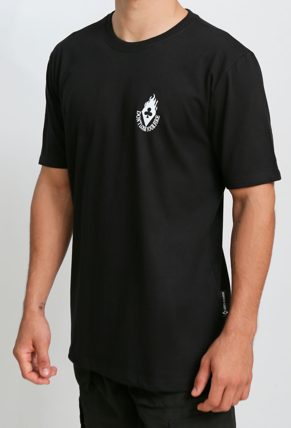 camiseta-preta-manga-curta-conducao-mini-fire-cdop32